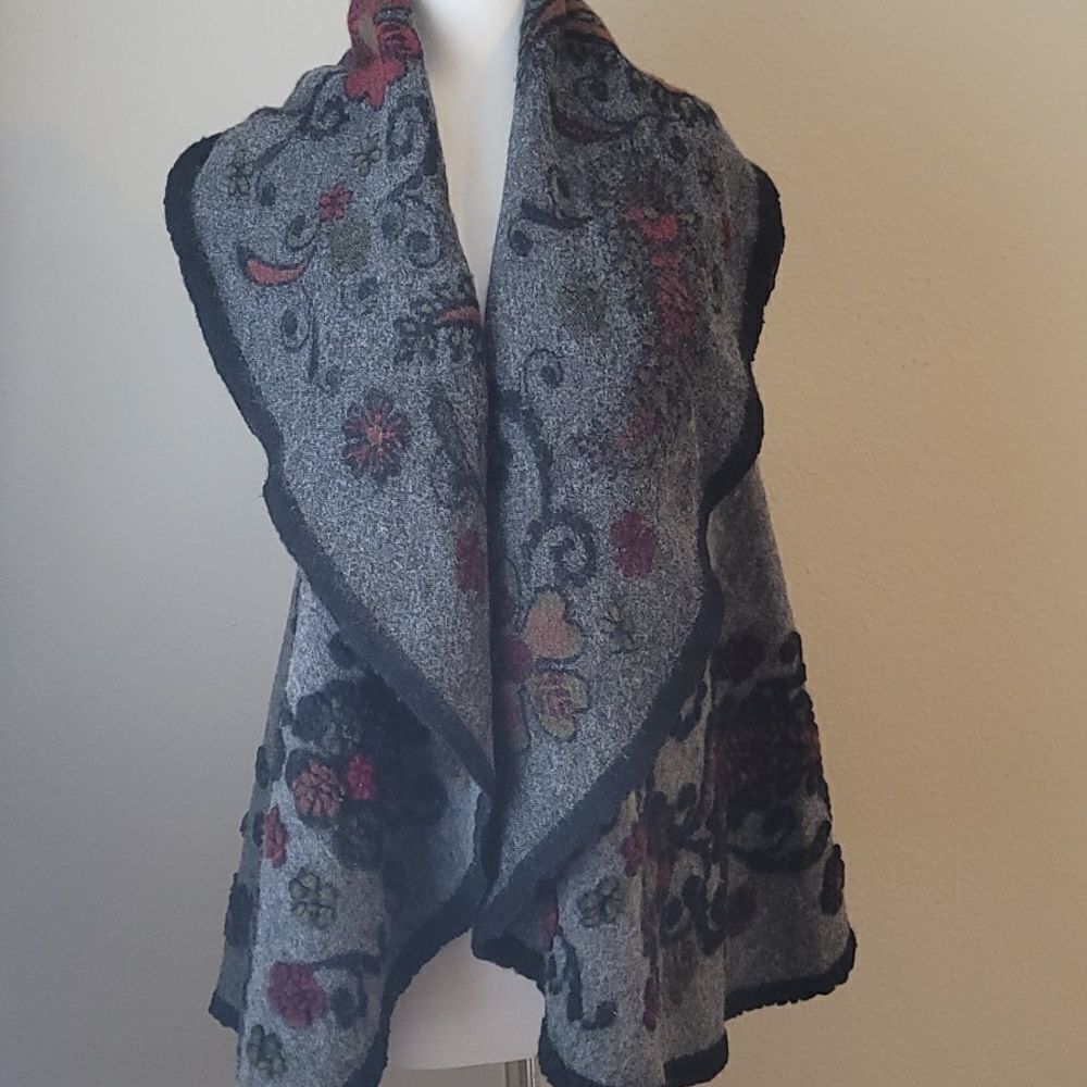 JM embroidered cape large